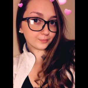 Meet your Posher, Carissa